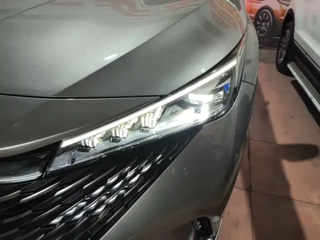 Roewe RX5 — Фото автомобиля 23