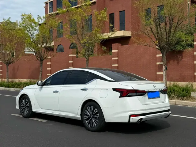 Nissan Teana — Фото автомобиля 9