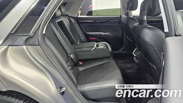 Hyundai Grandeur Grandeur (GN7) 2.5 Бензин 2WD — Фото автомобиля 10