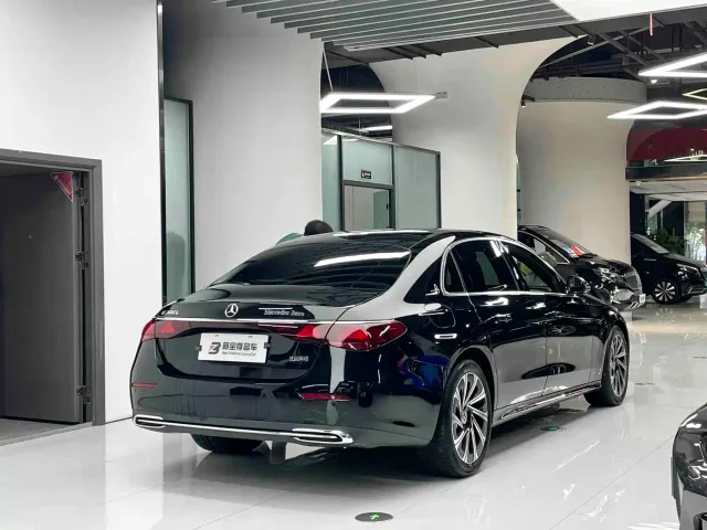 Mercedes-Benz E-Class — Фото автомобиля 13