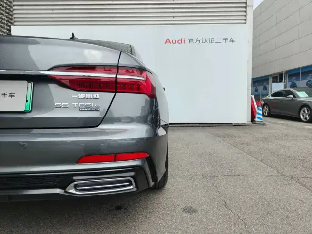 Audi Audi A6L New Energy 2022 55 TFSI e quattro — Фото автомобиля 17