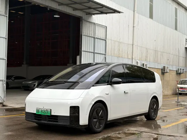 Фотография автомобиля — Li Auto MEGA