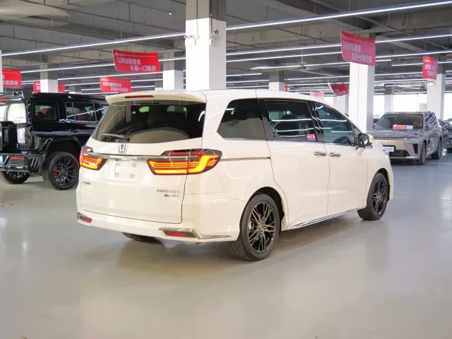 Honda Odyssey — Фото автомобиля 4