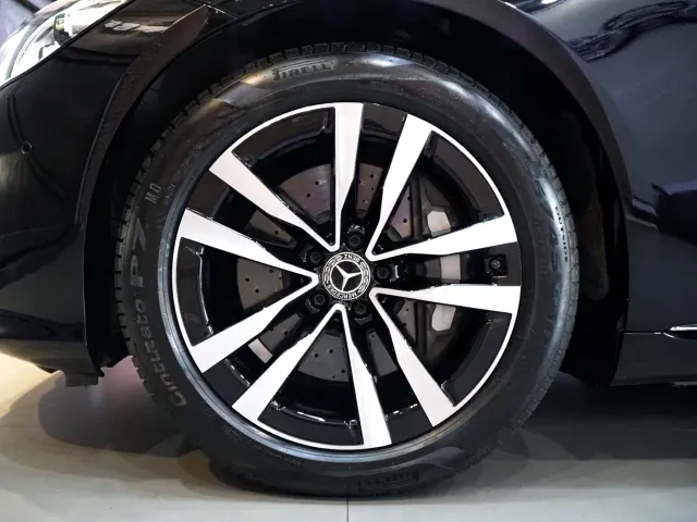 Mercedes-Benz S-Class — Фото автомобиля 24