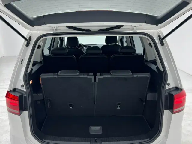 Volkswagen Touran — Фото автомобиля 14