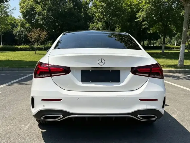 Mercedes-Benz Mercedes-Benz A-Class 2022 Facelift III A 200 L Sport Sedan Fashion — Фото автомобиля 5