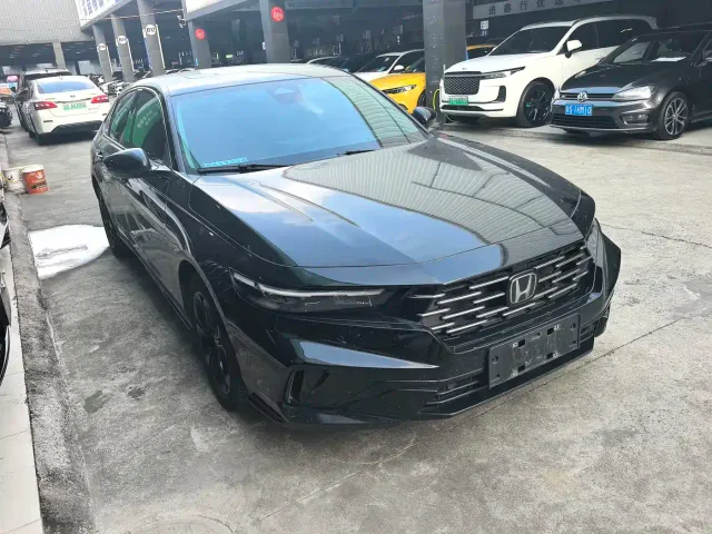 Honda Accord — Фото автомобиля 3