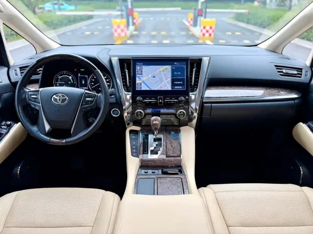 Toyota Vellfire — Фото автомобиля 16