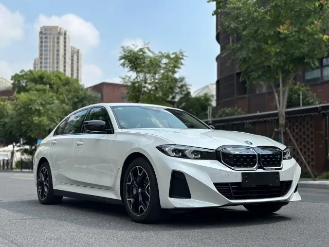 BMW i3 — Фото автомобиля 3