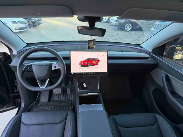 Tesla Model Y — Фото автомобиля 9