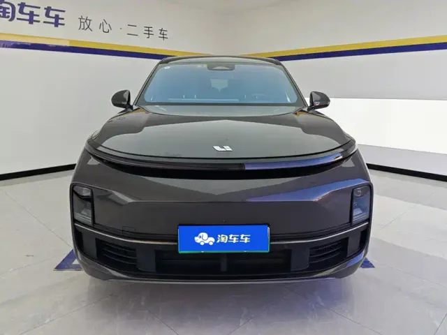 Li Auto L8 — Фото автомобиля 2