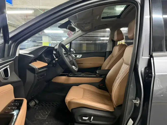 Wuling Jiachen — Фото автомобиля 10