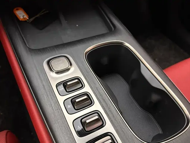 Xiaomi SU7 — Фото автомобиля 18
