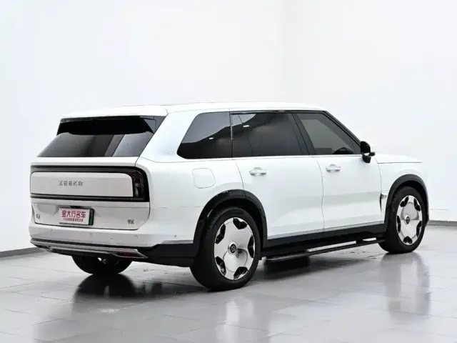 ZEEKR Zeekr 9X 2025 model Ultra Edition 70kWh — Фото автомобиля 7
