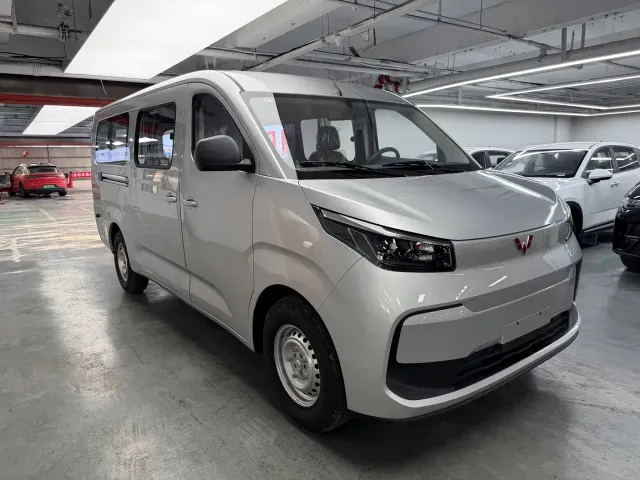 Wuling Yangguang Pro — Фото автомобиля 3