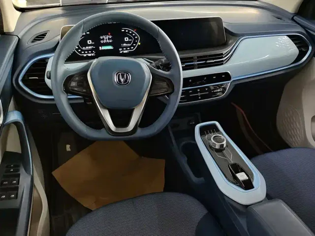 Changan Benben E-Star — Фото автомобиля 12