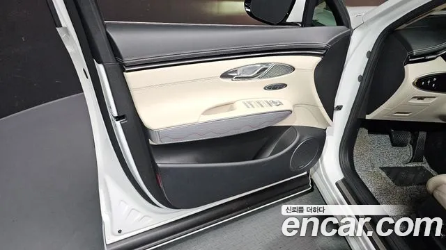 Genesis GV70 2.5T Бензин AWD — Фото автомобиля 24