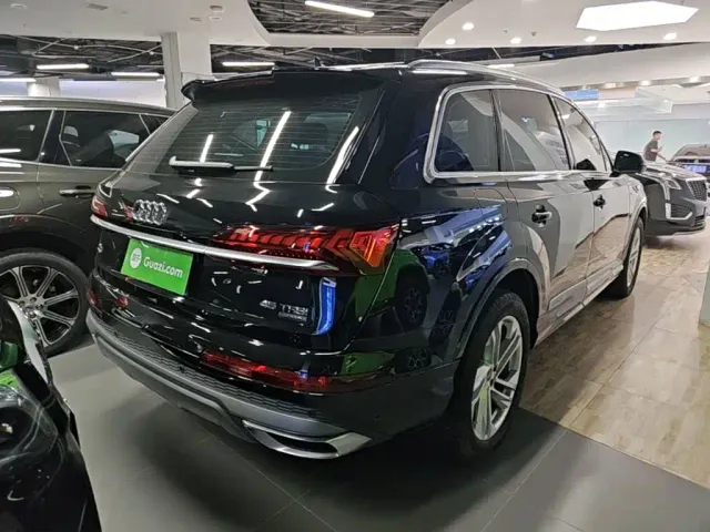 Audi Q7 — Фото автомобиля 6