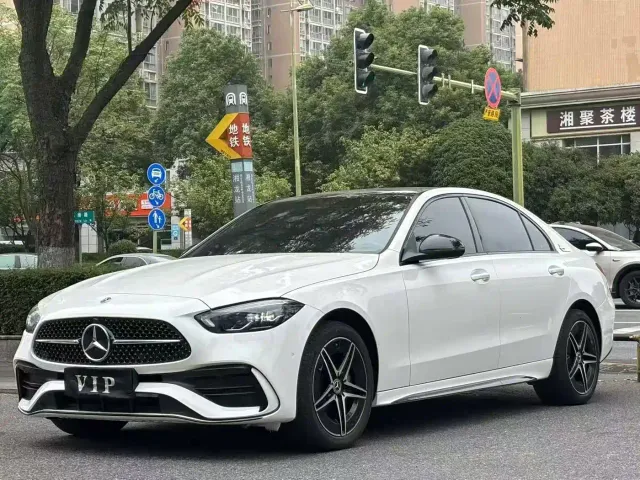 Фотография автомобиля — Mercedes-Benz C-Class