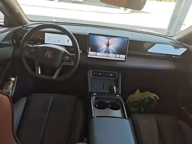 BYD Qin L — Фото автомобиля 9
