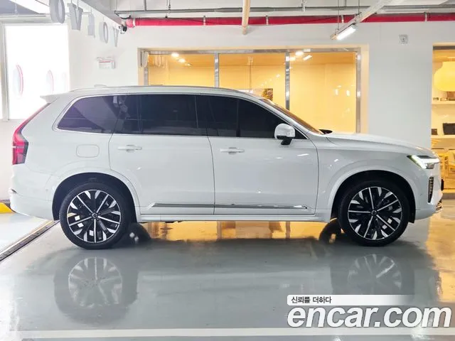 Volvo XC90 — Фото автомобиля 20