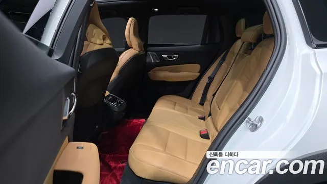 Вольво V60 V60 Cross Country 2 поколение B5 Ultimate AWD — Фото автомобиля 9