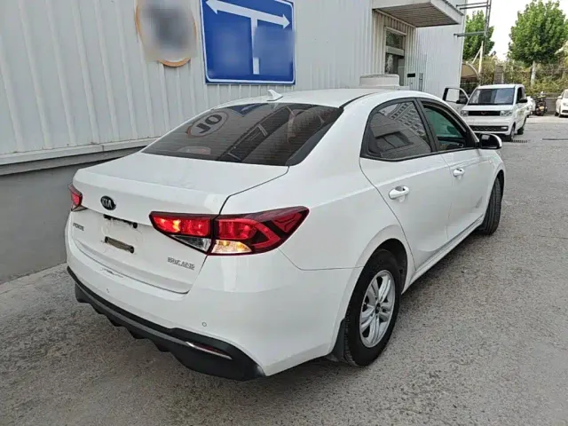 Kia Forte — Фото автомобиля 6