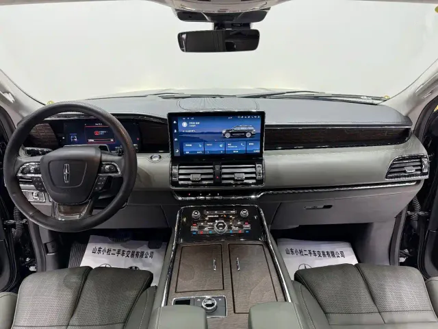 Lincoln Navigator — Фото автомобиля 6