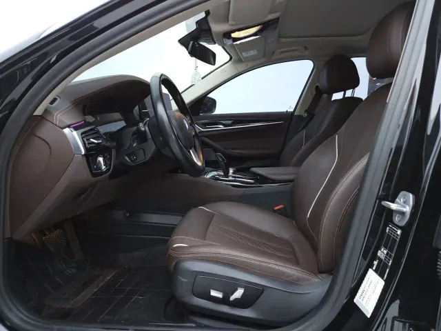 BMW 5 Series — Фото автомобиля 9