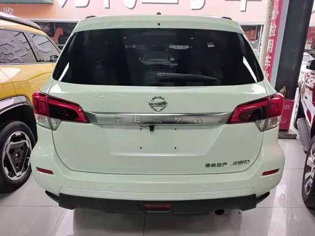 Nissan Terra — Фото автомобиля 5