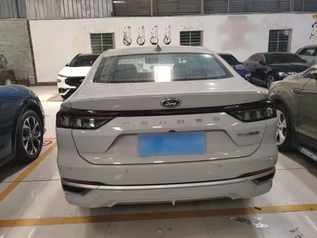Ford Mondeo — Фото автомобиля 5