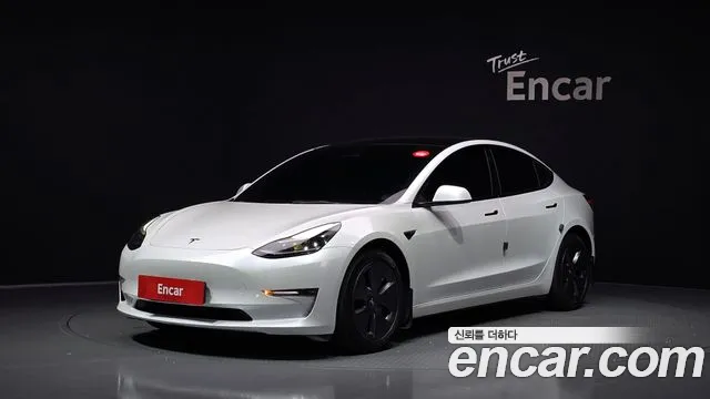 Фотография автомобиля — Tesla Model 3