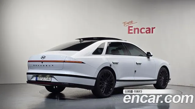 Hyundai Grandeur GN7 — Фото автомобиля 2