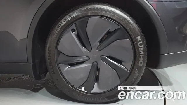 Tesla Model Y — Фото автомобиля 5