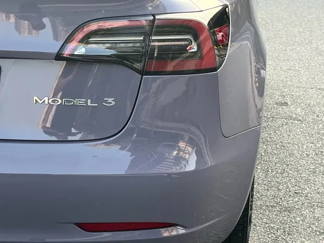 Tesla Model 3 — Фото автомобиля 21