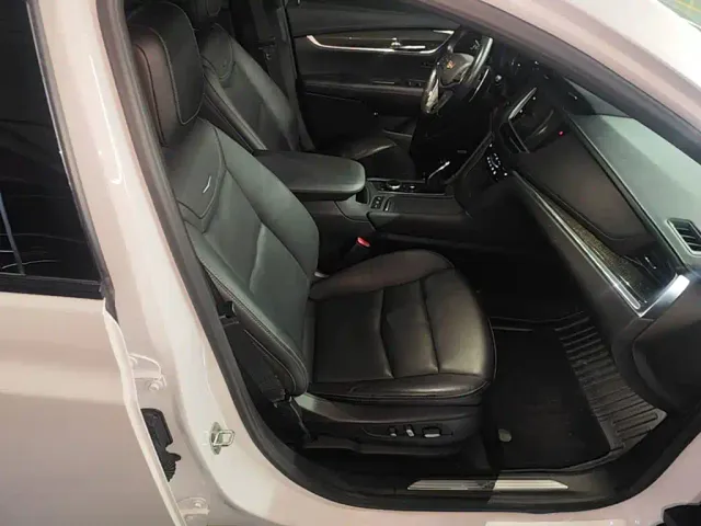 Cadillac XT5 — Фото автомобиля 24