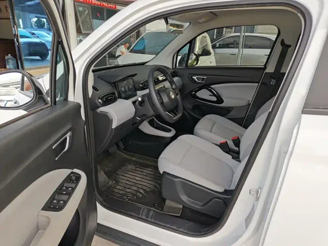 Leapmotor T03 — Фото автомобиля 15