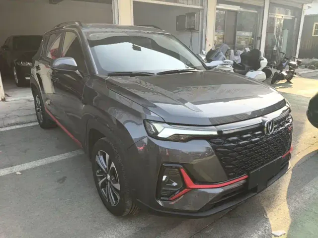 Changan Changan CS35 PLUS 2022 Blue Whale NE 1.4T DCT Luxury — Фото автомобиля 3