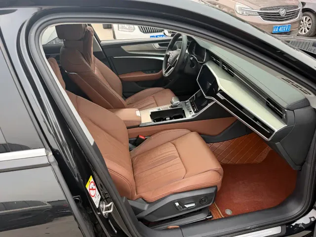 Audi A6L — Фото автомобиля 9
