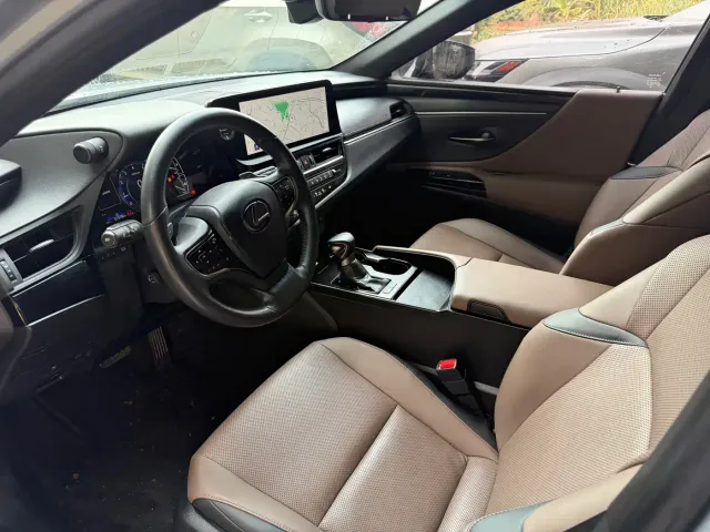 Lexus ES — Фото автомобиля 5