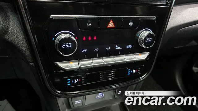 KG_Mobility_Ssangyong TIBOLI Tivoli Air 1.5 Upbeat 2WD — Фото автомобиля 16