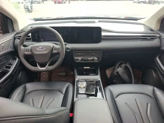 Ford Edge — Фото автомобиля 9
