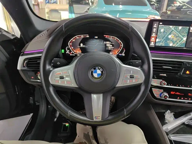BMW 5 Series — Фото автомобиля 10