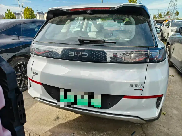 BYD Sealion 05 EV — Фото автомобиля 8