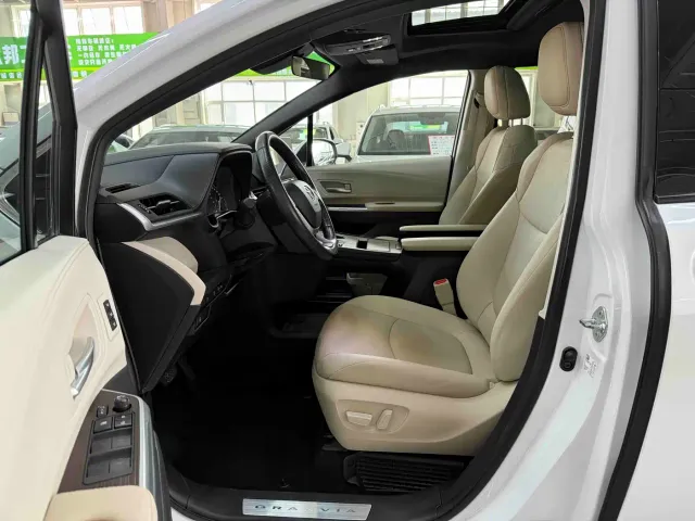 Toyota Granvia — Фото автомобиля 8