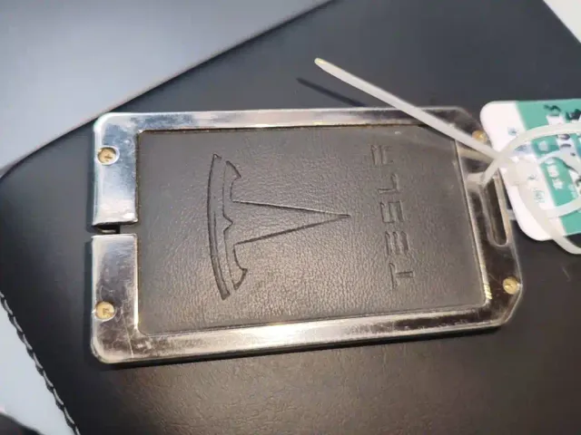 Tesla Model Y — Фото автомобиля 8