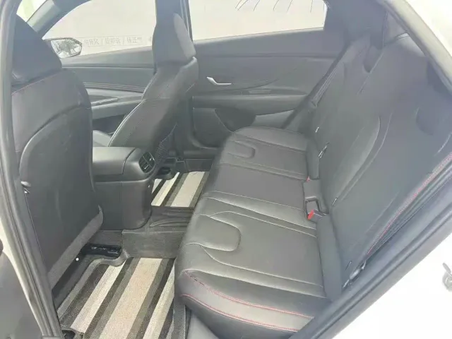 Hyundai Elantra — Фото автомобиля 6