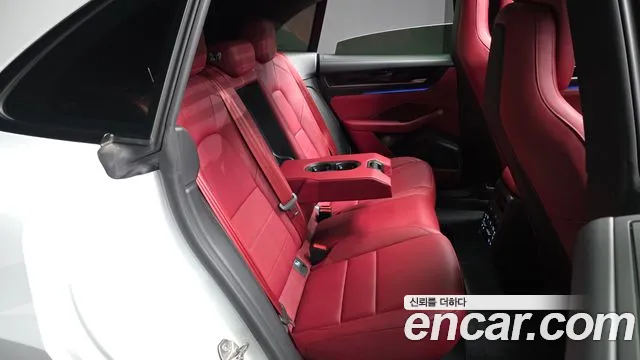 Porsche Macan — Фото автомобиля 12