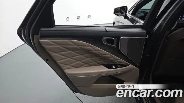 Kia K8 Hybrid — Фото автомобиля 14