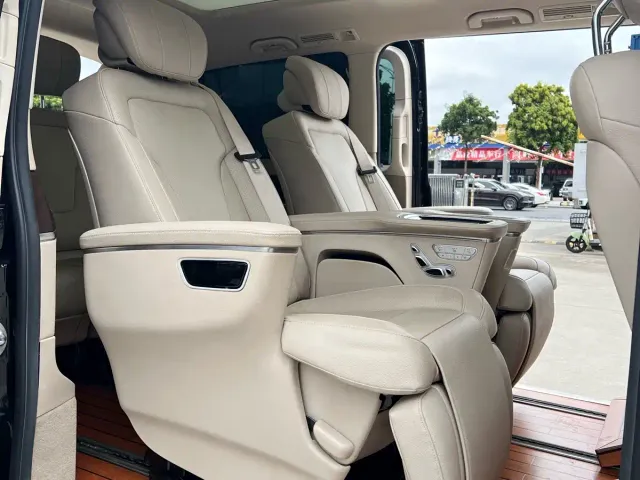 Mercedes-Benz V-Class — Фото автомобиля 26